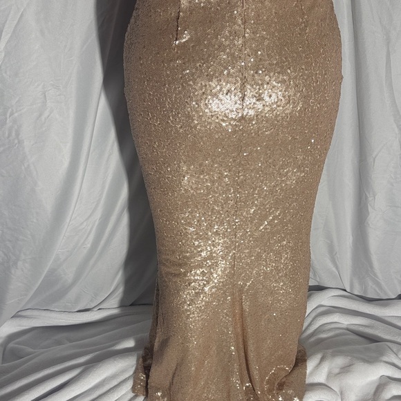 Bari Jay Gold Sequin Gown Size 2 – Cap Sleeve V-Neck - Picture 8 of 9